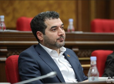 «Հրապարակ»․ Պետհամարանիշները՝ անուն-ազգանվան հապավումով