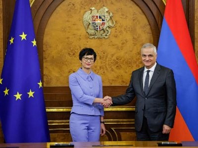 Мгер Григорян и Марта Кос выступают с заявлениями