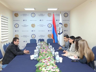 Անահիտ Մանասյանը հանդիպել է Ադրբեջանից վերադարձած Դավիթ Դավթյանի հետ