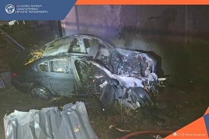 ДТП в Ереване: сгорел автомобиль, пострадали три человека