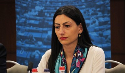 Омбудсмен Армении призвала Пашиняна, назвавшего арцахцев «сбежавшими», проявить чуткость