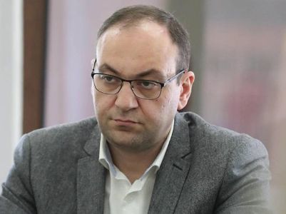 «Պատահականորեն» դատական նիստի նախորդ օրը ստուգումներ են սկսել Արշակ սրբազանի քրոջ ամուսնու դեղատանը. Փաստաբան