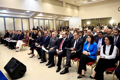 «Հրապարակ»․ Փաշինյանի հրահանգով արցախցիներ են հավաքագրել