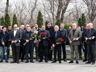 Серж Саргсян почтил память Андраника Маркаряна