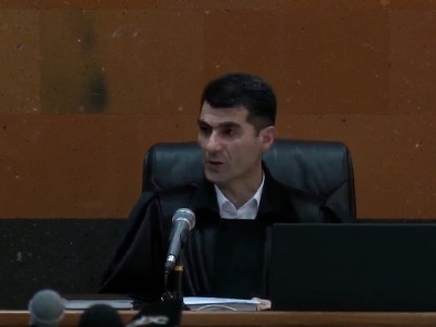 Դատարանը հաստատեց՝ Արշակ արքեպիսկոպոս Խաչատրյանի գործով իրեղեն ապացույց թմրամիջոցը կորել է
