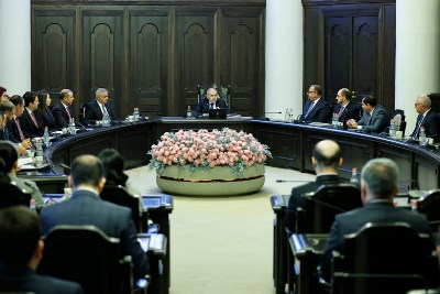 «Փաստ». Նախընտրական ևս մեկ «տեսլական», որի անհրաժեշտությունը մեկ տարի առաջ «բացակայում» էր