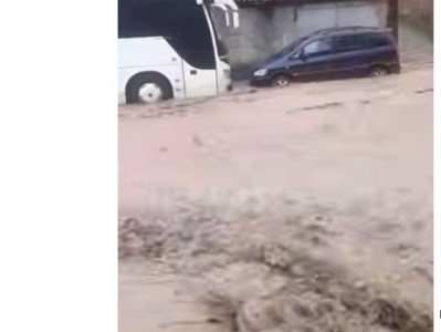 После проливных дождей в городе Капан наводнение