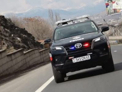 Իրավախախտումը չարձանագրելու համար Կոտայքի պարեկներին կաշառք առաջարկած տղամարդը ձերբակալվել է