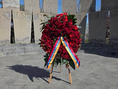 В пантеоне Ераблур от имени третьего президента РА Сержа Саргсяна возложен венок
