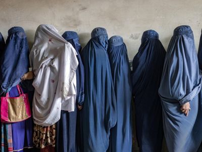 Afghanistan tightens dress code for women