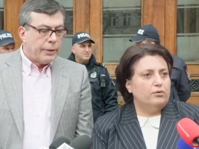Адвокаты и политические деятели организовали акцию протеста у здания Генпрокуратуры Армении