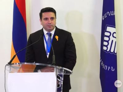 Симонян: Почему Шахраманян в Армении, а остальные руководители Карабаха в Баку?