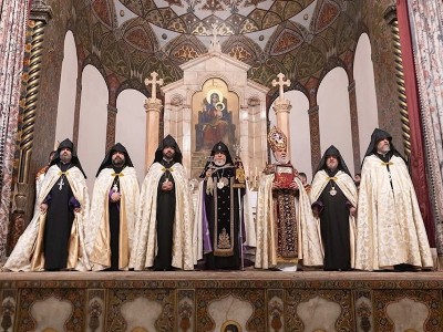 В Первопрестольном Святом Эчмиадзине проходит Пасхальная литургия