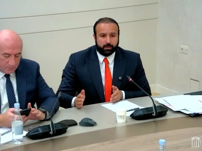 Бесплатно помогают врагу сократить численность армянской армии: Соратник Пашиняна обрушился с критикой на однопартийцев
