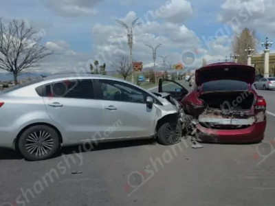 «Շանգրի-Լա» խաղատան դիմաց բախվել են «Chevrolet»-ն և «Kia»-ն․ ճանապարհը մասամբ փակվել է