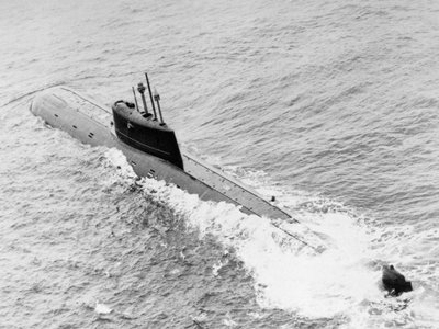 Из затонувшей в 1989 году советской атомной подводной лодки до сих пор утекает радиация 