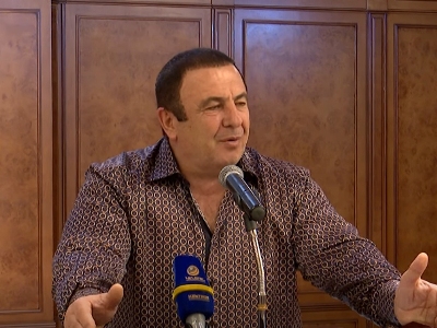 Лидер партии «Процветающая Армения» собирается установить памятник армянской женщине