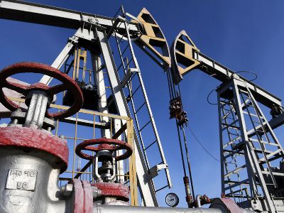 Brent oil futures hit record low for first time since March 11