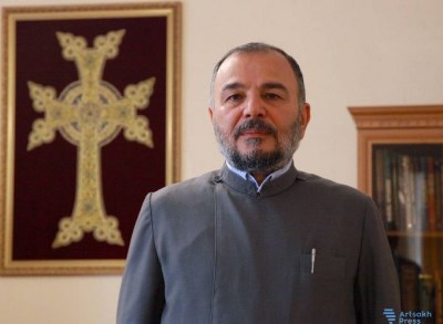 «Հրապարակ»․ Տիրադավ Վրթանես եպիսկոպոս Աբրահամյանը փոշմանել է, ուզում է Վեհափառին հանդիպել