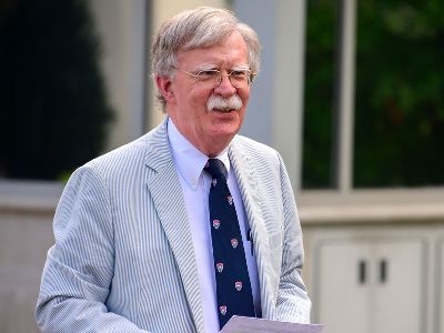 Экс-советник Болтон: Иран чувствует слабость Трампа и будет давить