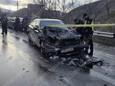 Ծաղկաձորում «Mercedes»-ը բախվել է Հրազդան-Ծաղկաձոր երթուղին սպասարկող միկրոավտոբուսին․ կան վիրավորներ