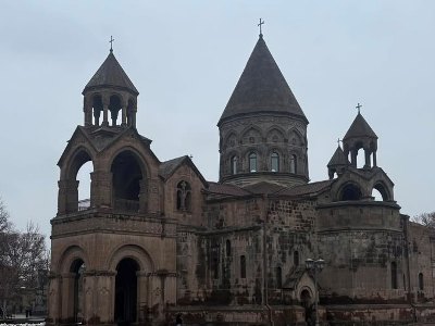 Первопрестольный Эчмиадзин: Незаконным решением священнослужителям запрещен вход в места лишения свободы
