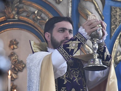 Ցեխ շպրտելով բացահայտում են սեփական բարոյական սնանկությունն ու հոգևոր դատարկությունը. Հայր Հովհաննեսը՝ Փաշինյանին