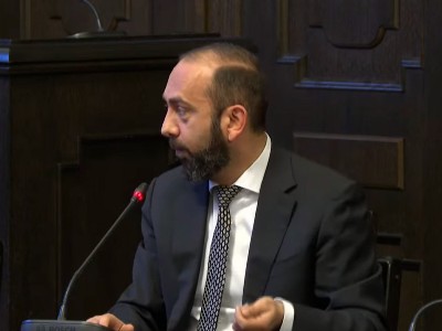 Արարատ Միրզոյանը դժգոհեց գործուղումների էժան ավիատոմսերից. «Աշխատակիցը շատ ժամանակ է կորցնում, 2–3 օդանավ է փոխում»