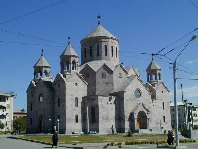 Ծեծկռտուք Գյումրու «Հակոբ Մծբնեցի» եկեղեցու հետնամասում. Aravot.am