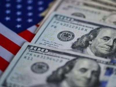The Wall Street Journal: США приостановили поставки долларов в Ирак