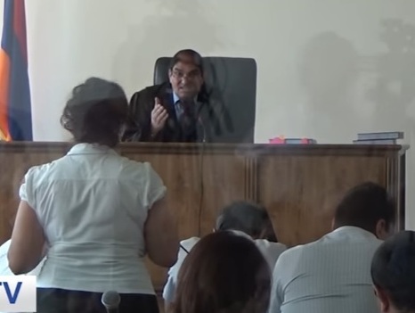 «Սասնա ծռերի» գործով դատավորի աչքին նույնիսկ փաստաբաններն են ամբաստանյալ երեւում