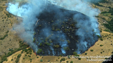 Կադրեր` «Խոսրովի անտառի» խոշոր հրդեհից