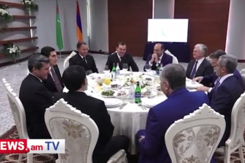 Թուրքմենստանի նախագահի պատվին պաշտոնական ճաշ Երեւանում