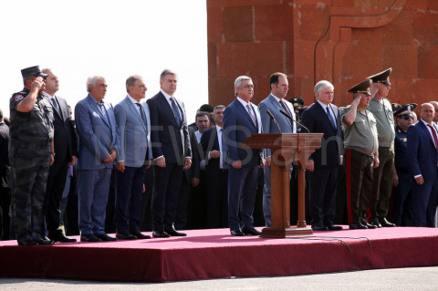Մենք հաղթել ենք ռազմի դաշտում եւ ամուր ենք մեր դիրքերում. Սերժ Սարգսյան