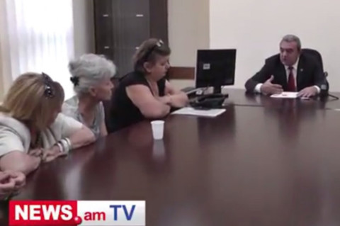 Հետիոտն անցումը վերցնենք ու շուկա սարքե՞նք. փոխքաղաքապետն ընդունեց Վերնիսաժի առեւտրականներին