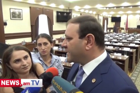 Նիստին ուրախացնում էին իրենց պահվածքով. քաղաքապետը՝ ավագանու թեժ նիստի մասին