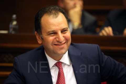 ԶՈՒ տանկերը այսօր «նախադո՞ւ» են. մեկնաբանում է պաշտպանության նախարարը