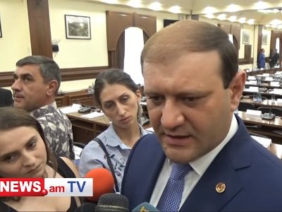 Անսպասելի էր․ Տարոն Մարգարյանը՝ հայ մեծերի շարքում հոր եւ Թումանյանի միաժամանակ լինելու մասին