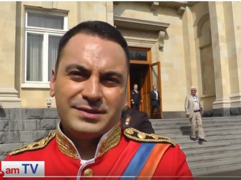 Կարծում եմ, որ արժանի էի. Մհերը՝ իրեն վաստակավոր արտիստի կոչում շնորհելու մասին