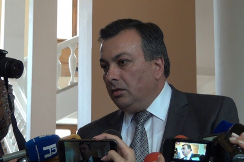 Ինչու է չեղարկվել Վահան Արծրունու համերգը. Ամիրյանը կրկին «տեղյակ» չէ