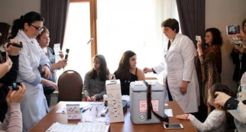 ԱՆ աշխատակիցներն ու բժիշկները ցուցադրաբար իրենց երեխաներին պատվաստել են գարդասիլով