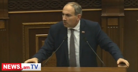 Ինչ-որ չկայացած, ստիպում է, որ իր ընտանիքի անդամներն իր անլվա ոտերը պաչեն. Նիկոլ Փաշինյան