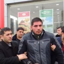 «Ծիրանի Էդոն» Երեւանում շրջում էր թիկնազորով ու ավտոշարասյունով. Բոլորին բերման ենթարկեցին