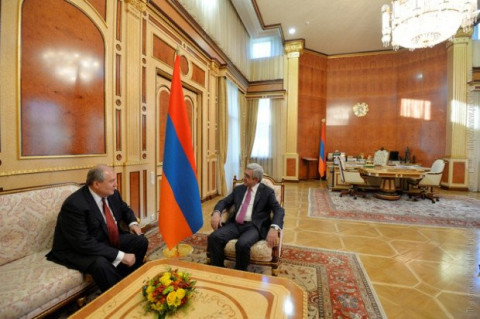 Ամեն ինչ կանեմ, որ Ձեզ չհիասթափեցնեմ. Արմեն Սարգսյանը՝ Սերժ Սարգսյանին