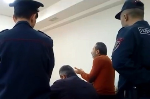 «Իմ ու իմ երեխաների ճակատագրի հետ ես խաղում». լեզվակռիվ նախկին եւ գործող դատավորների միջեւ