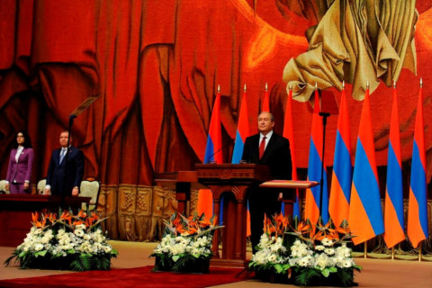 «Աստված ինձ օգնական». Արմեն Սարգսյանը երդվեց