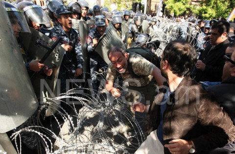 Փաշինյանը՝ ստացած վնասվածքների եւ առաջիկա անելիքների մասին