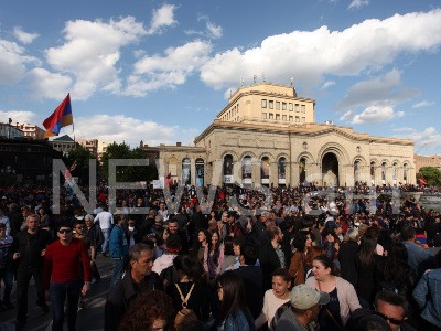 Սերժ Սարգսյանի հրաժարականից հետո հանրահավաք Հանրապետության հրապարակում