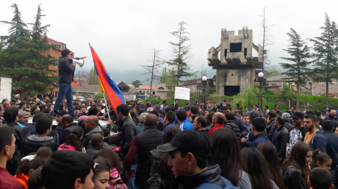 Իջեւանցիները փակել են դեպի Բագրատաշեն տանող ճանապարհը