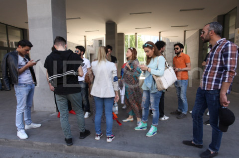 Ամիրյանն իջել է գործադուլ անող մշակույթի գործիչների հետ հանդիպման